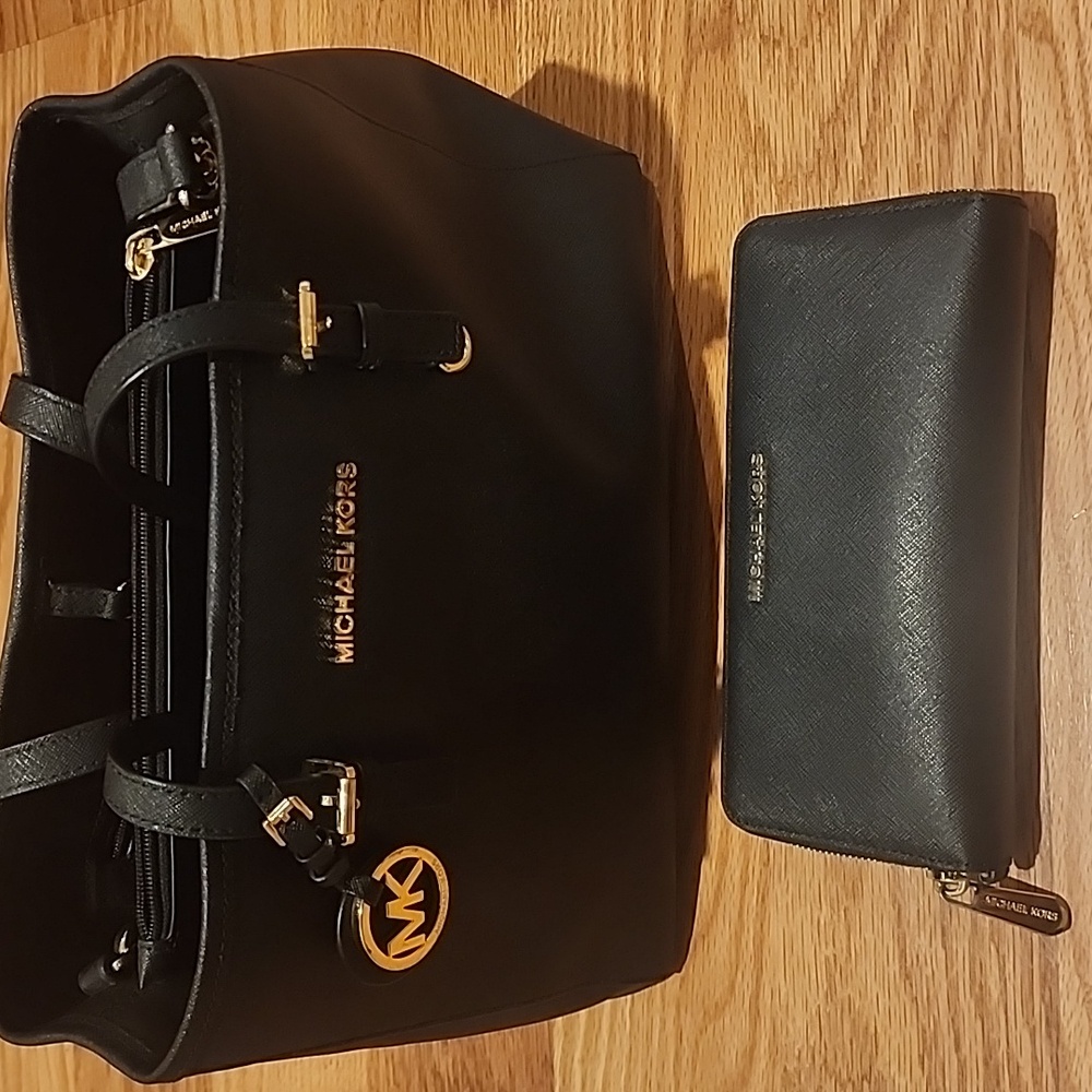 Michael Kors Black Handbag and Wallet Set